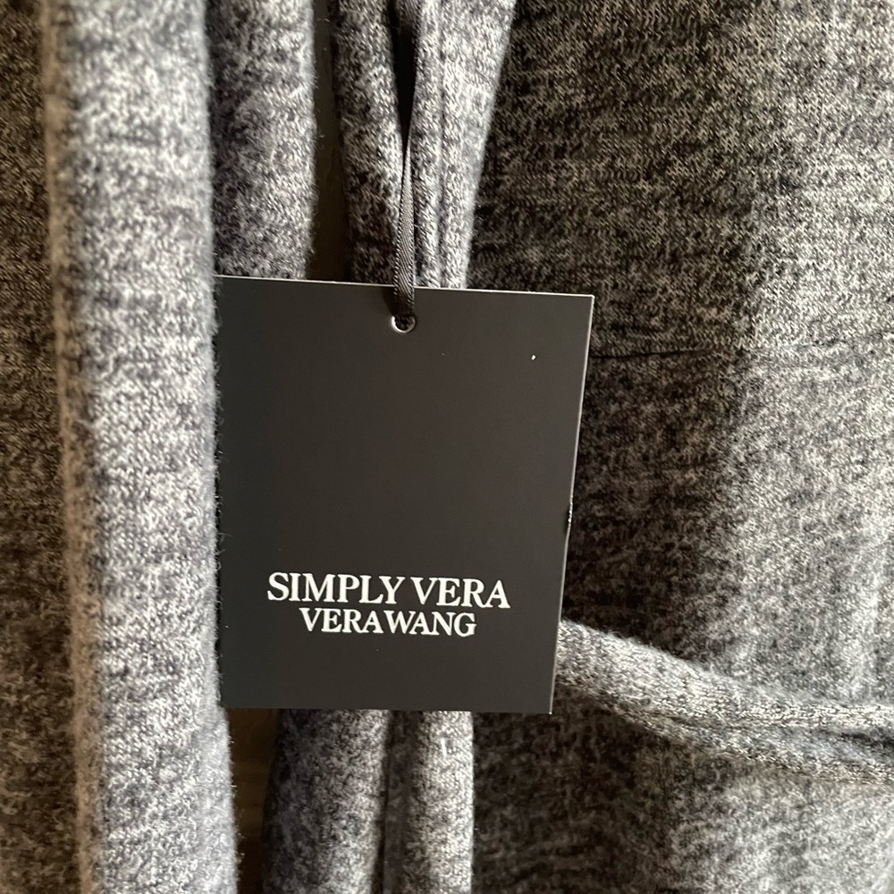 Simply Vera Wang long sleeved dress. Gray. Great winter dress. NWT. Size XL. - Picture 4 of 7
